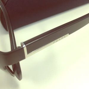 Prada Sunglasses - black