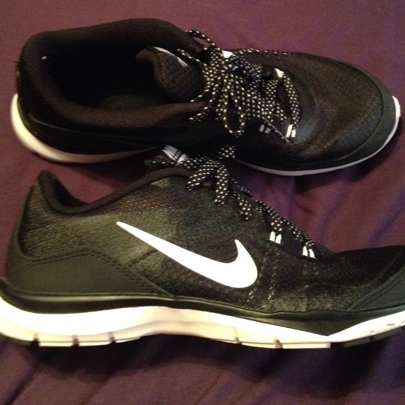 Nike tennis shoes