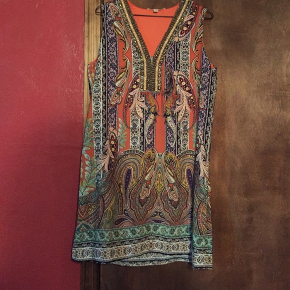 Boutique Sleeveless dress w/bead accent Sz M