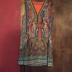 Boutique Sleeveless dress w/bead accent Sz M