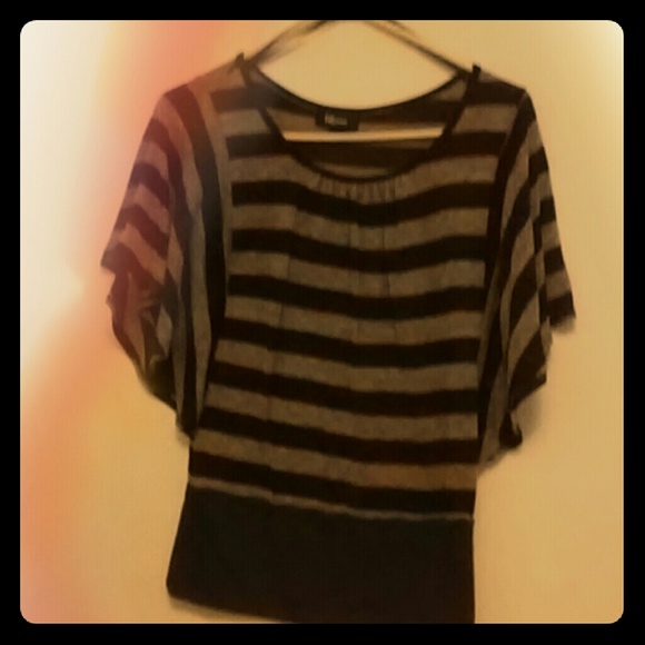 Brown and tan loose sholder top.