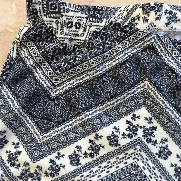 Last One Sz Medium -Boho Print bell bottom - Picture 3 of 3