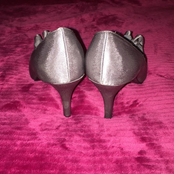 Jacqueline Ferrar Pumps - Picture 2 of 2