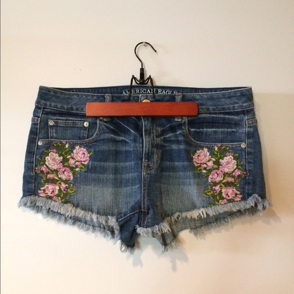 American Eagle Outfitters Pants - Floral Bohemian AE Shorts 🌿