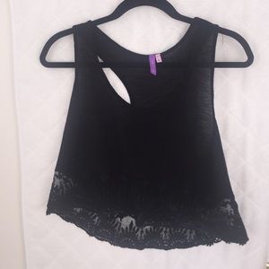 Black cropped tank top with lace