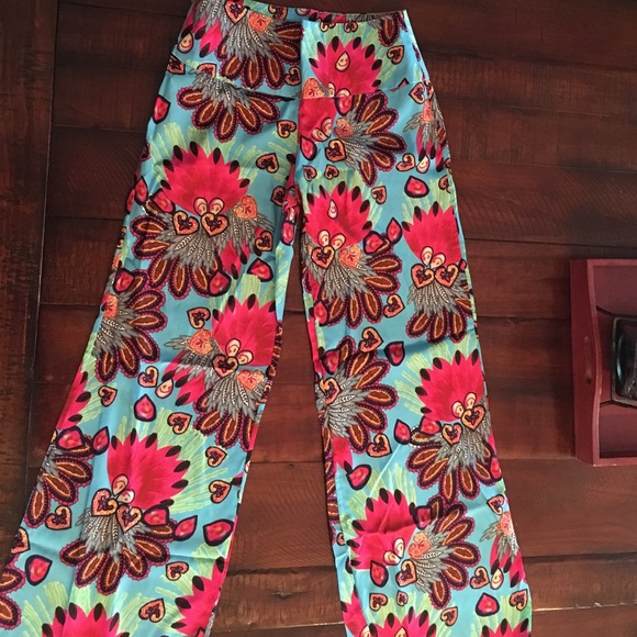 Lightweight flowery pants