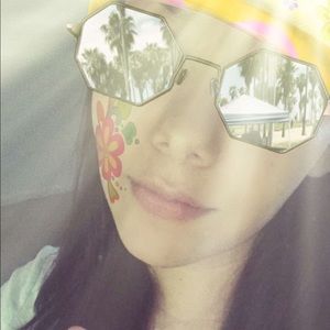 Meet your Posher, Lorena