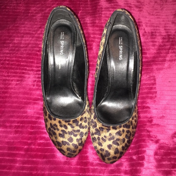 Leopard print pumps.