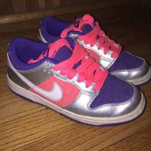 ⚡️⚡️NIKE SNEAKER ⚡️ lightly worn ••size 6 in women