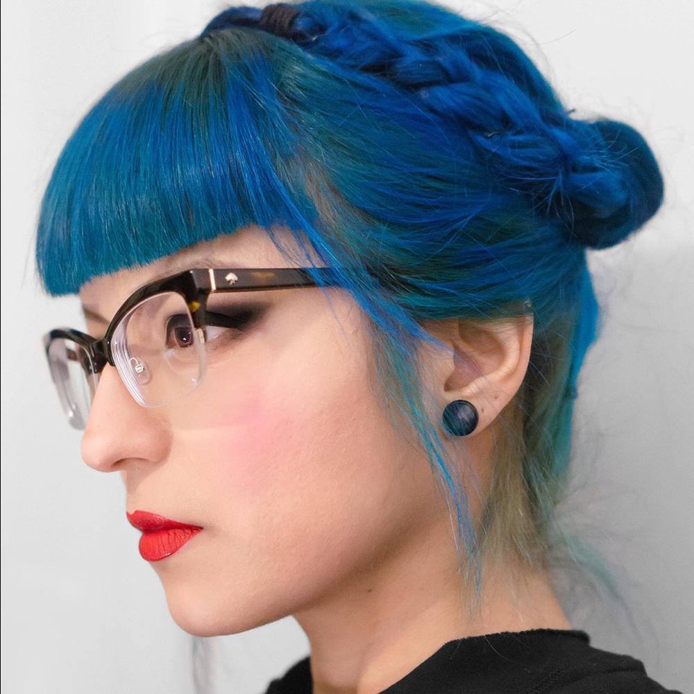 Meet your Posher, Lina