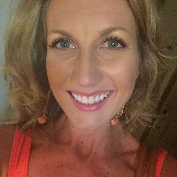 Meet your Posher, Kate - Picture 1 of 2