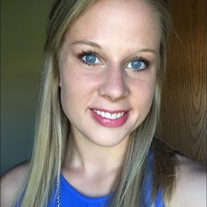 Meet your Posher, Nicole