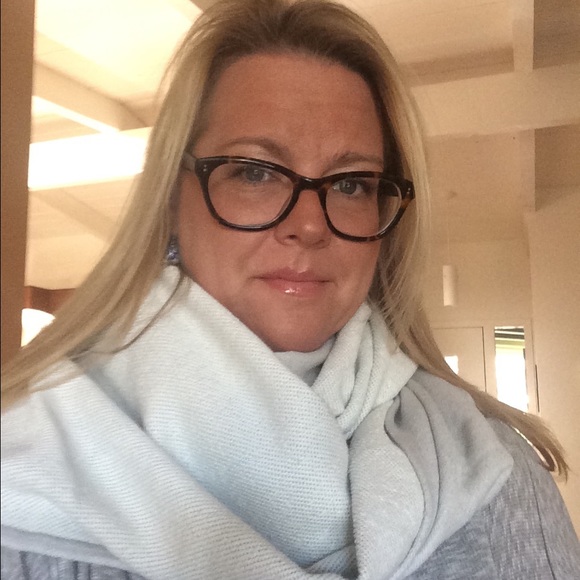 Meet your Posher, Susie - Picture 1 of 1