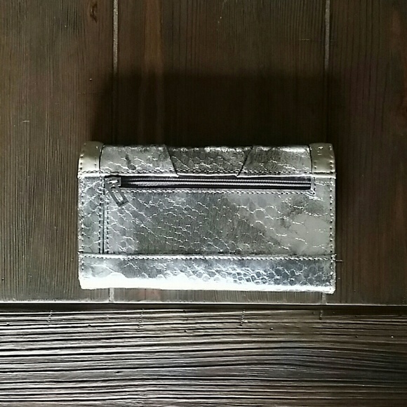 Guess Wallet - Picture 3 of 4