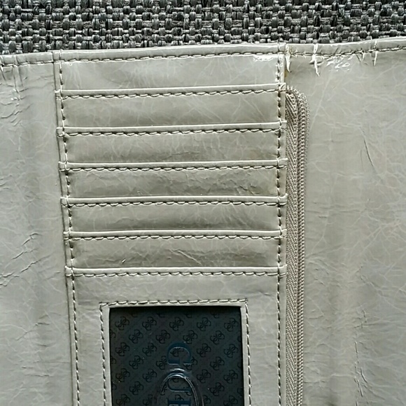 Guess Wallet - Picture 4 of 4