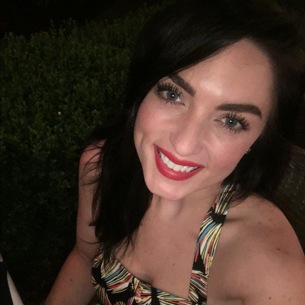 Meet your Posher, Nicole