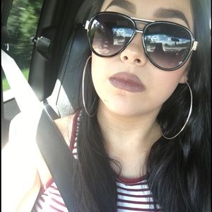 Meet your Posher, Gabriela