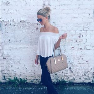 Meet your Posher, Alli