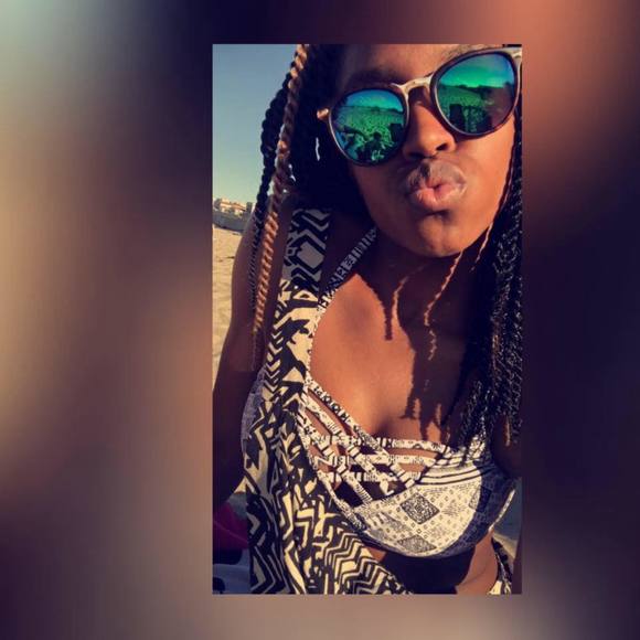 Meet your Posher, Ja'leiya - Picture 1 of 1