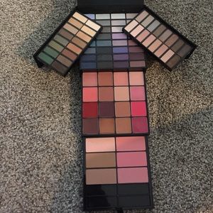 Victoria's Secret "Give Me Dazzle" Makeup Kit