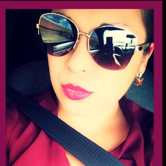 Meet your Posher, Brittney
