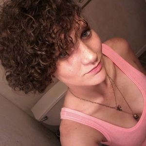 Meet your Posher, Cassandra