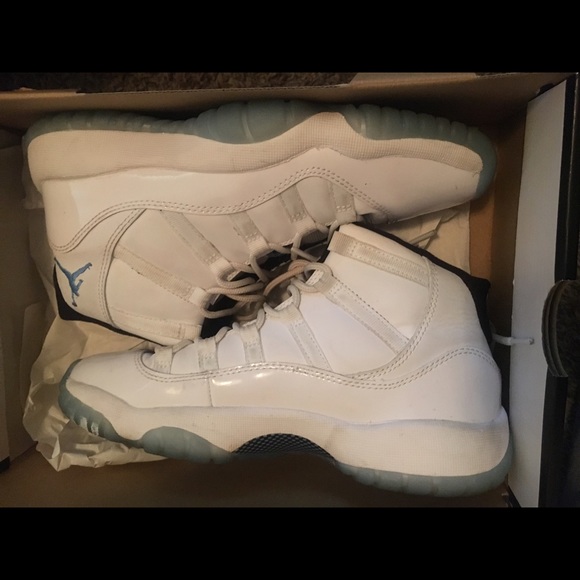 Jordan 11 "Columbia's" - Picture 1 of 3