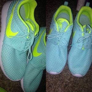 Nike roshes