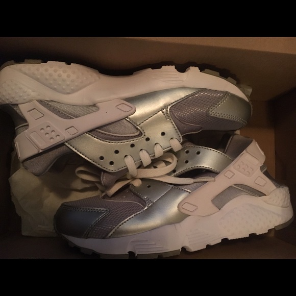 Nike Huaraches - Picture 1 of 1