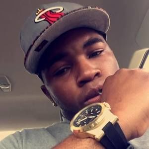 Meet your Posher, Devonte