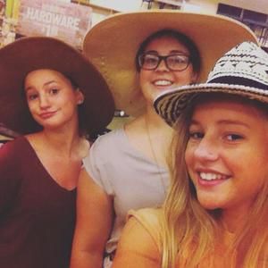 Meet your Posher, Eitak