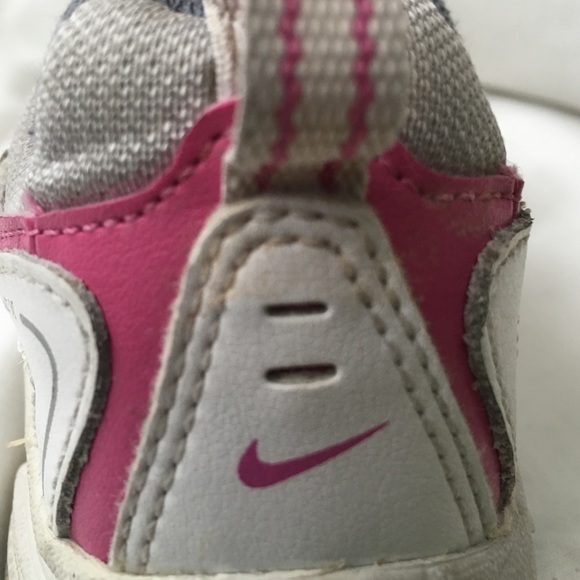 Little girls Nike sneakers - Picture 3 of 4