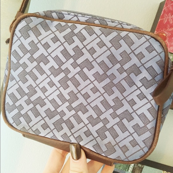 Tommy Hilfiger Crossbody bag - Picture 3 of 4