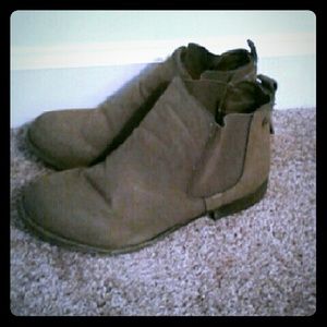 Chelsea Style Ankle Booties