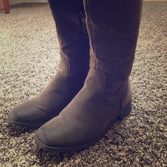 Square riding boots