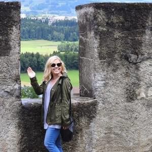 Meet your Posher, Allison