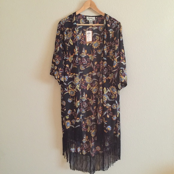 NWT Trendy Floral Fringe Kimono