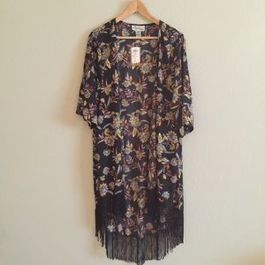 NWT Trendy Floral Fringe Kimono