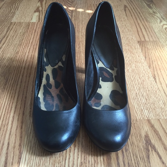 Jessica Simpson Black Heels