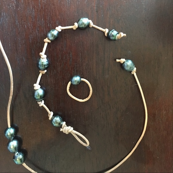 Tahitian/leather jewelry