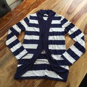 😍 STRIPED NAVY AND WHITE CARDIGAN SIZE MEDIUM 😍