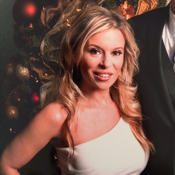 Meet your Posher, Kelly - Picture 2 of 6