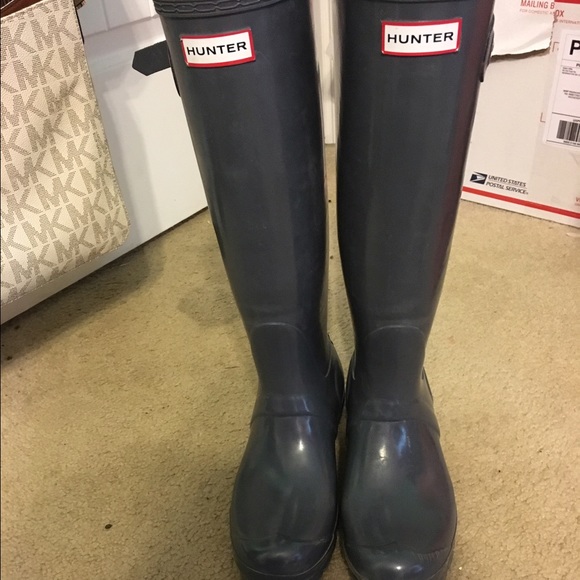 Hunter rain boots !