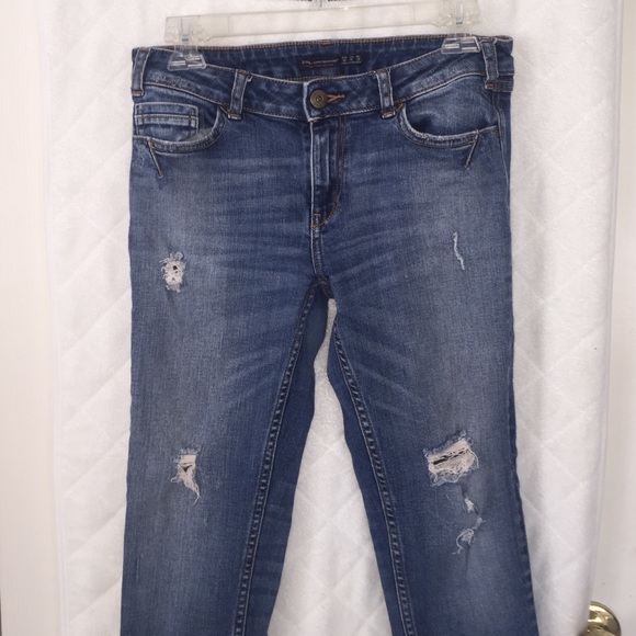 Ripped skinny jeans