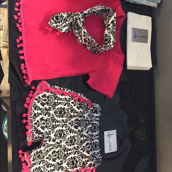 New Pom Pom shorts with headband and top - Picture 2 of 2