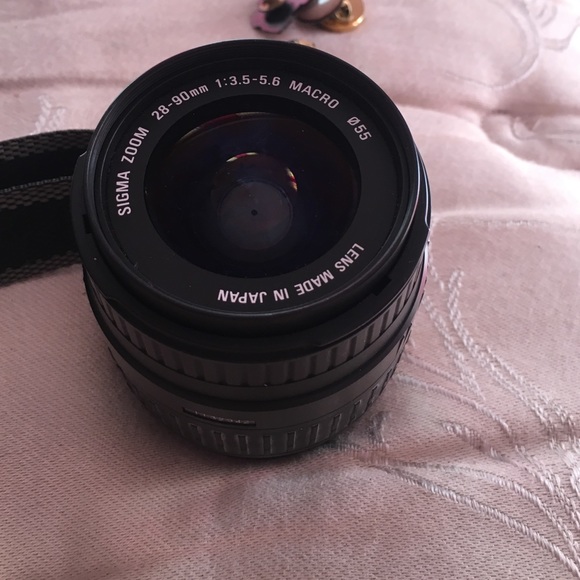 A MINOLTA Film Camera, with 2 lenses & a Bag. - Picture 2 of 4