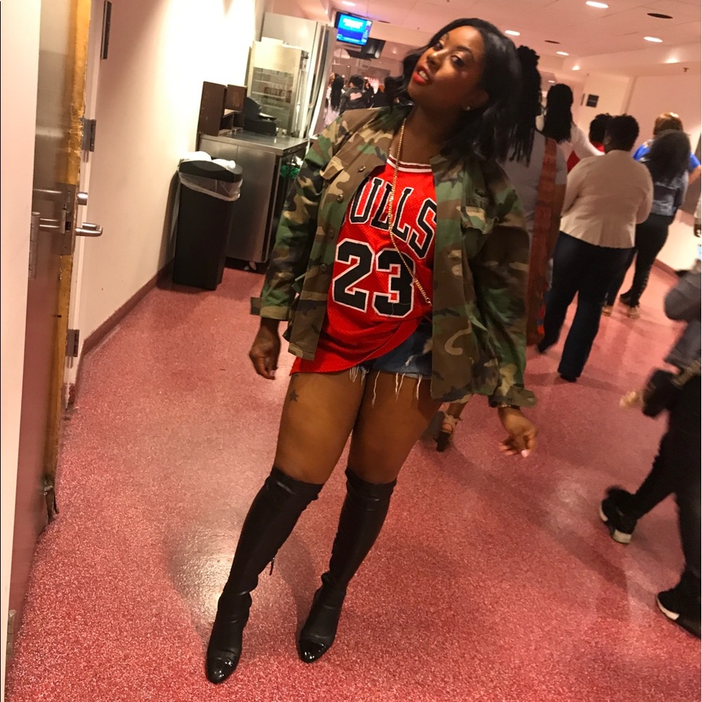 Meet your Posher, Shawntia