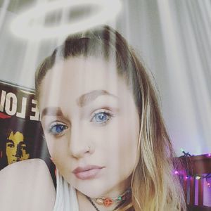 Meet your Posher, Maya