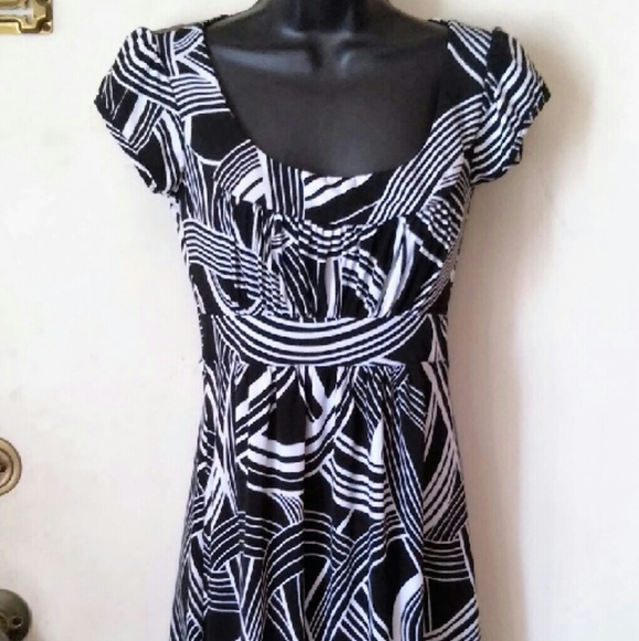 12 Byer California dress black white small