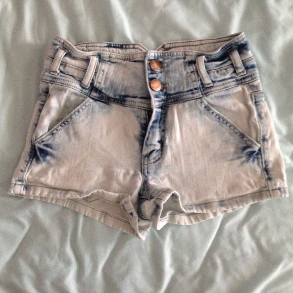 Shorts - Picture 1 of 2